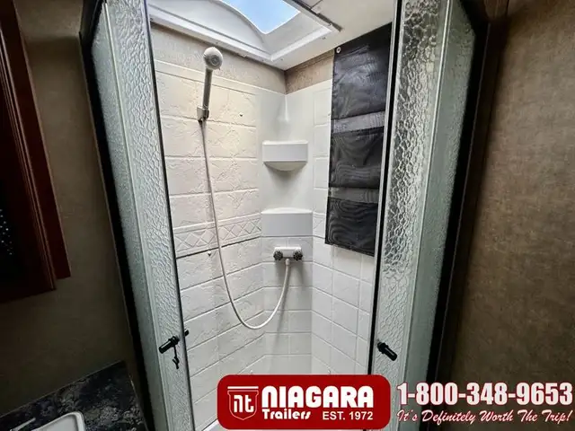 2016 STARCRAFT AUTUMN RIDGE 339BHTS Travel Trailer - Photo 24