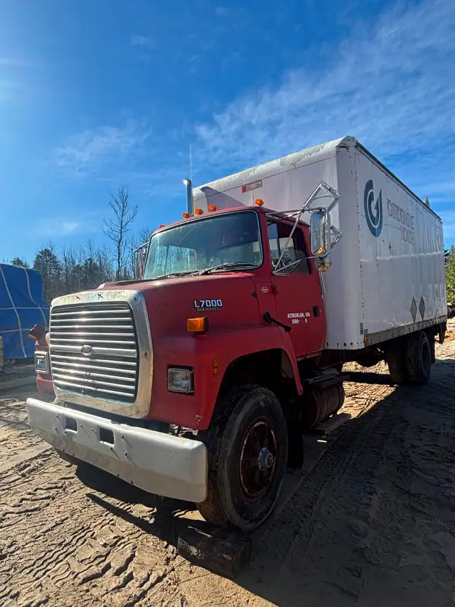 1993 Ford Gardwine Truck. Cummins. Parting out - Photo 4