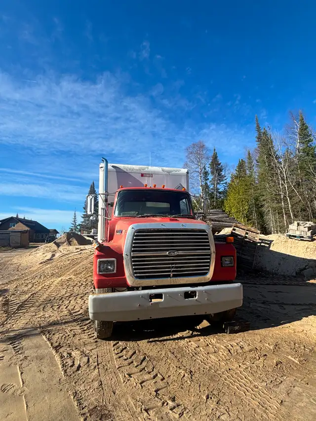 1993 Ford Gardwine Truck. Cummins. Parting out - Photo 5