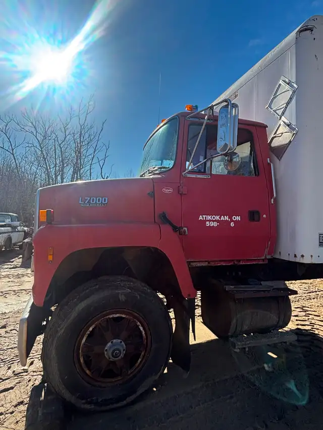 1993 Ford Gardwine Truck. Cummins. Parting out - Photo 7