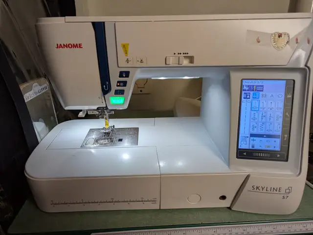 Janome S7, Machine à coudre électronique, A1 Couture