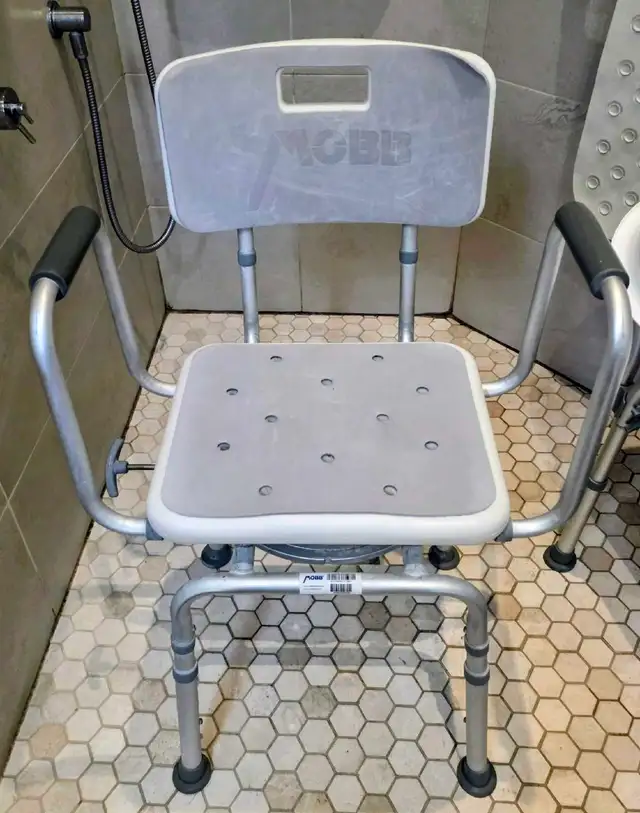 Shower chairs for sale. - Photo 2