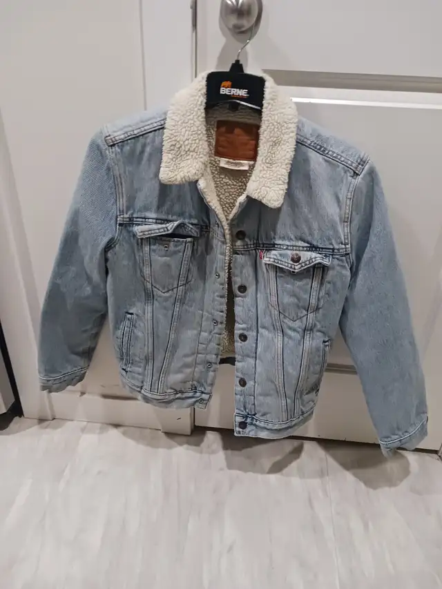 Women's Levi's Fleece Lined Jacket Small $40