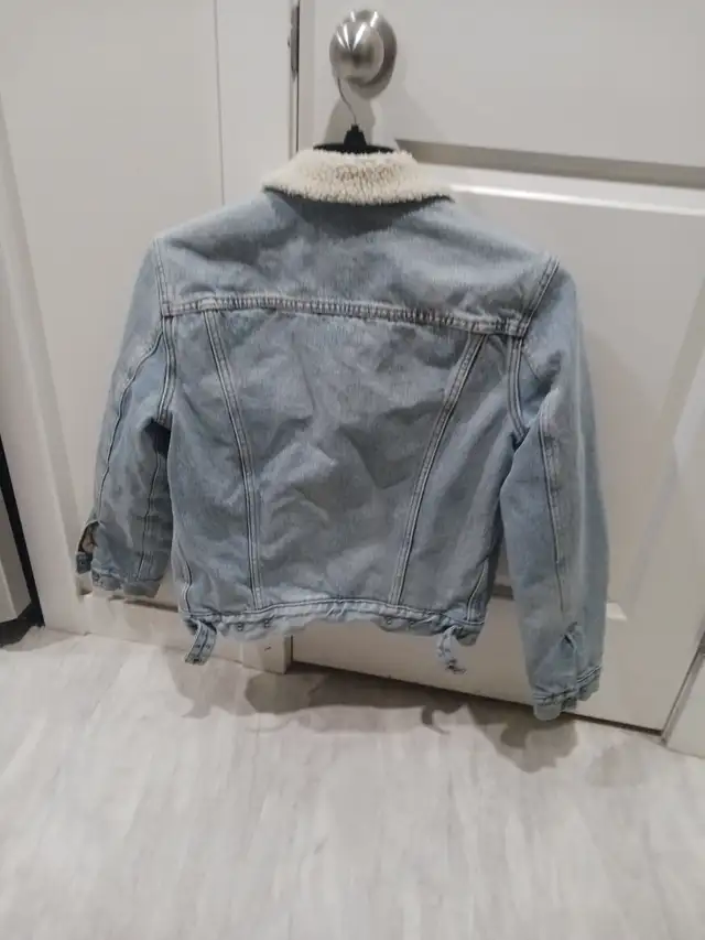 Women's Levi's Fleece Lined Jacket Small $40 - Photo 2
