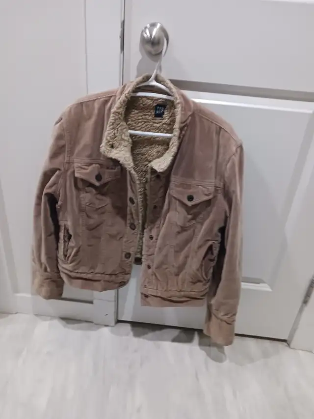 Women's Gap Fleece lined Jacket Small $40