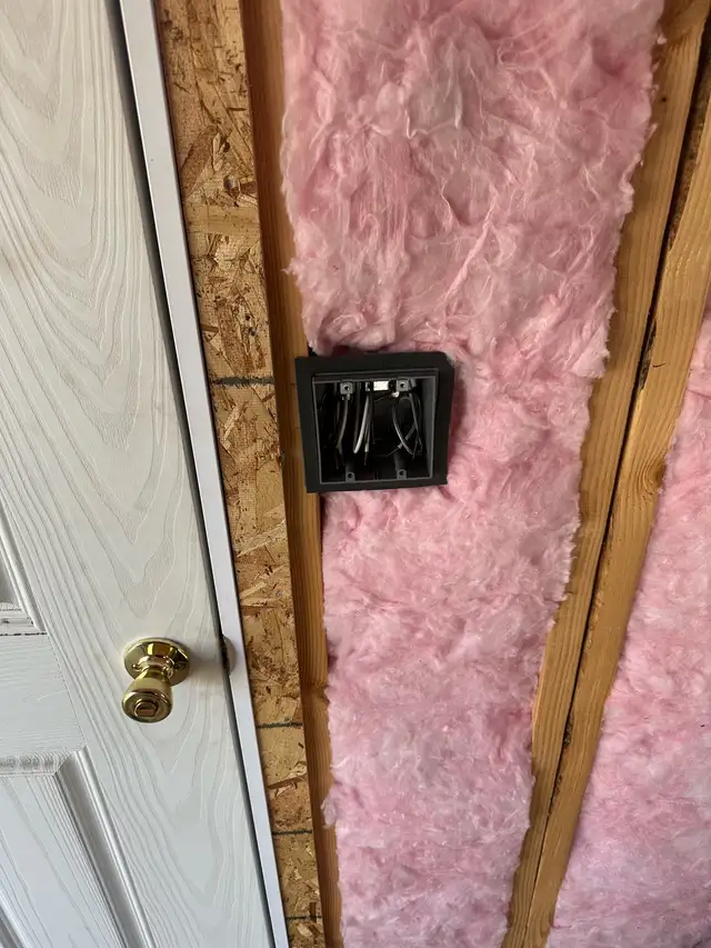 Like new  Shed/garage 16x12 - Photo 6