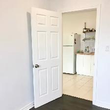 Port Credit Utilties Included, 1 Bed 1 Bath Apartment - Photo 5