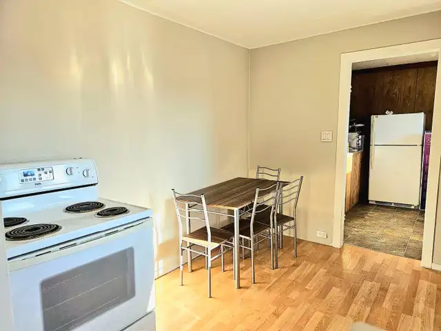 2 Bedroom Rental in Fairview - Pet Friendly - Photo 4