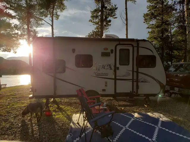 2015 Coachmen Apex 19' Travel Trailer - Photo 2