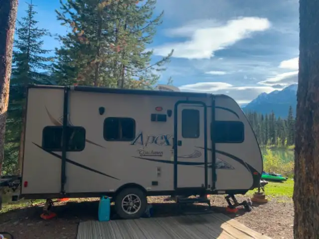 2015 Coachmen Apex 19' Travel Trailer - Photo 3