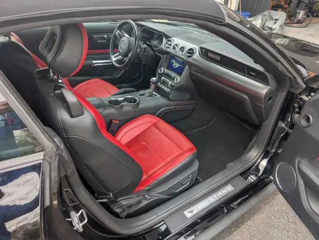 2021 Mustang GT convertible - Photo 5