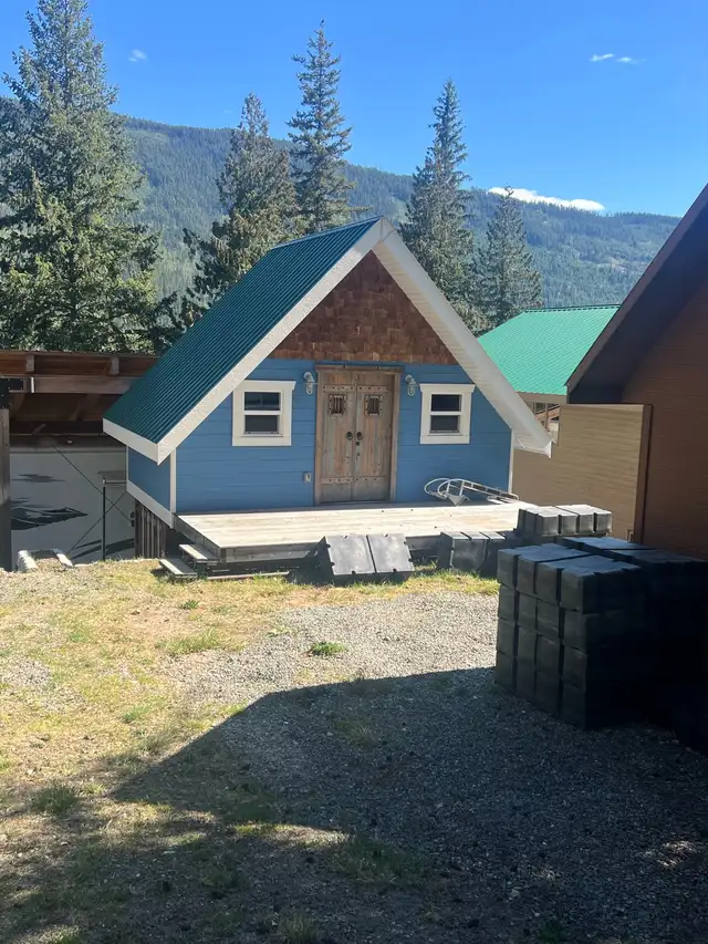 Two Lakefront Properties – Ridge Resort, East Barriere Lake - Photo 4