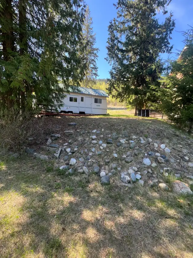 Two Lakefront Properties – Ridge Resort, East Barriere Lake - Photo 6