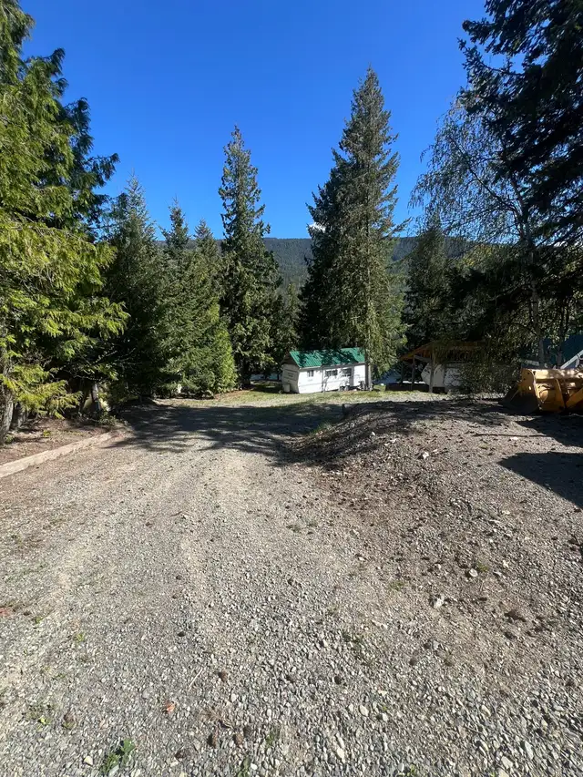Two Lakefront Properties – Ridge Resort, East Barriere Lake - Photo 7