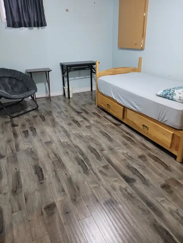 ROOM AVAILABLE - Photo 5