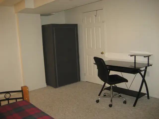 ROOM AVAILABLE - Photo 7
