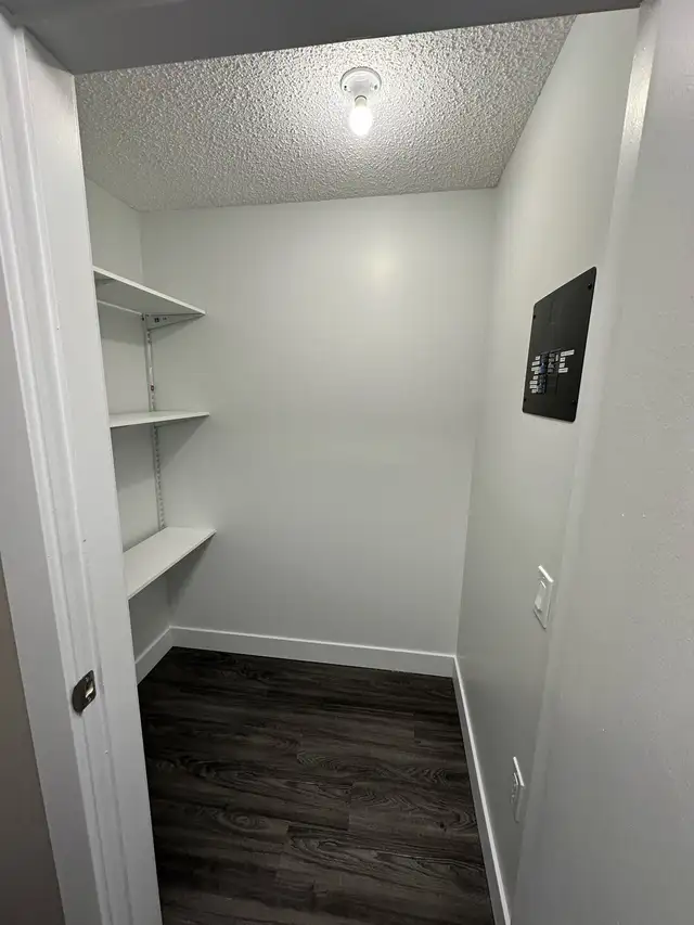 Adult Only 1-Bedroom Suite for Rent - Photo 9