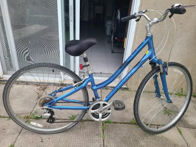 Vélo de ville de marque Giant Cypress pour femmes - Photo 2