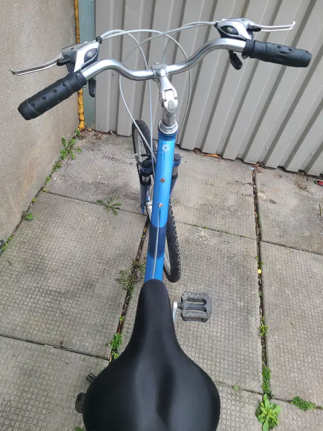 Vélo de ville de marque Giant Cypress pour femmes - Photo 4
