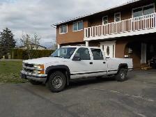 CHEVROLET 1 TON - 3500, CREW CAB, 8 FOOT BOX, WORK TRUCK! - Photo 2