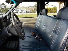 CHEVROLET 1 TON - 3500, CREW CAB, 8 FOOT BOX, WORK TRUCK! - Photo 6