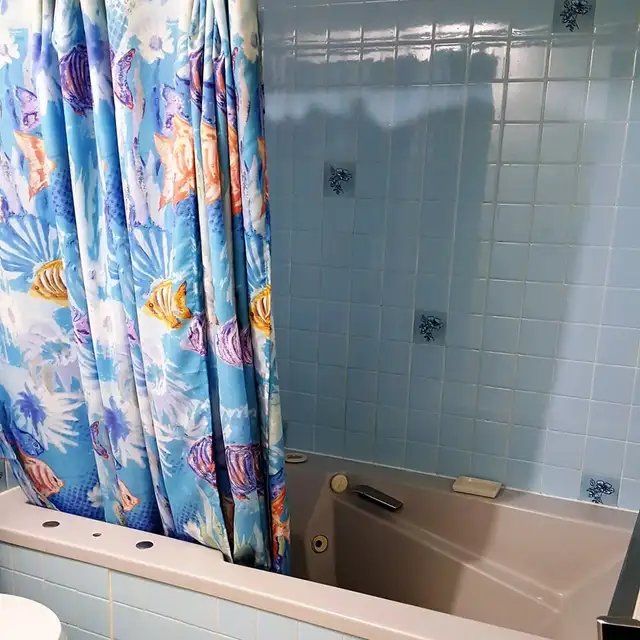 Basement for rent available from May 1, 2026 in Shawnessy - Photo 4