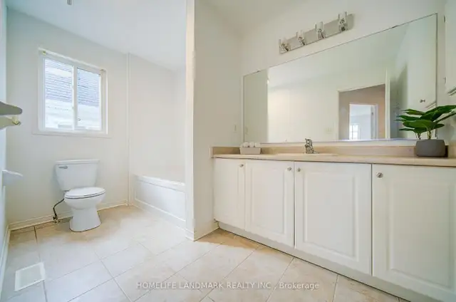 full house oshawa rent 6 parking $3500 entire home - Photo 7