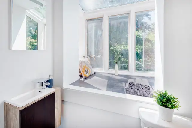 Student residence in Westmount. 5 mins from Mcgill. $800 rent - Photo 10