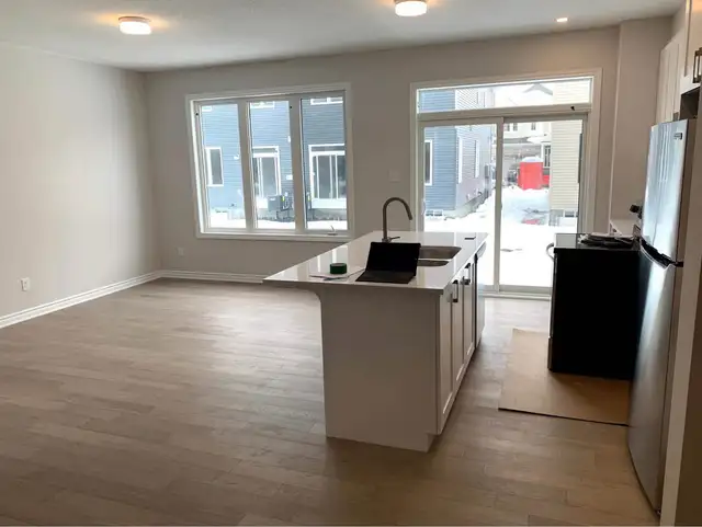 Mattamy Townhome for Rent in Half Moon Bay - Photo 5