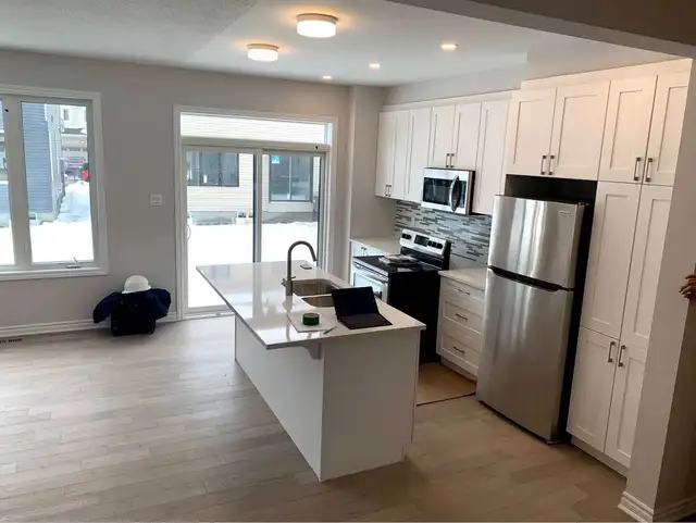 Mattamy Townhome for Rent in Half Moon Bay - Photo 6