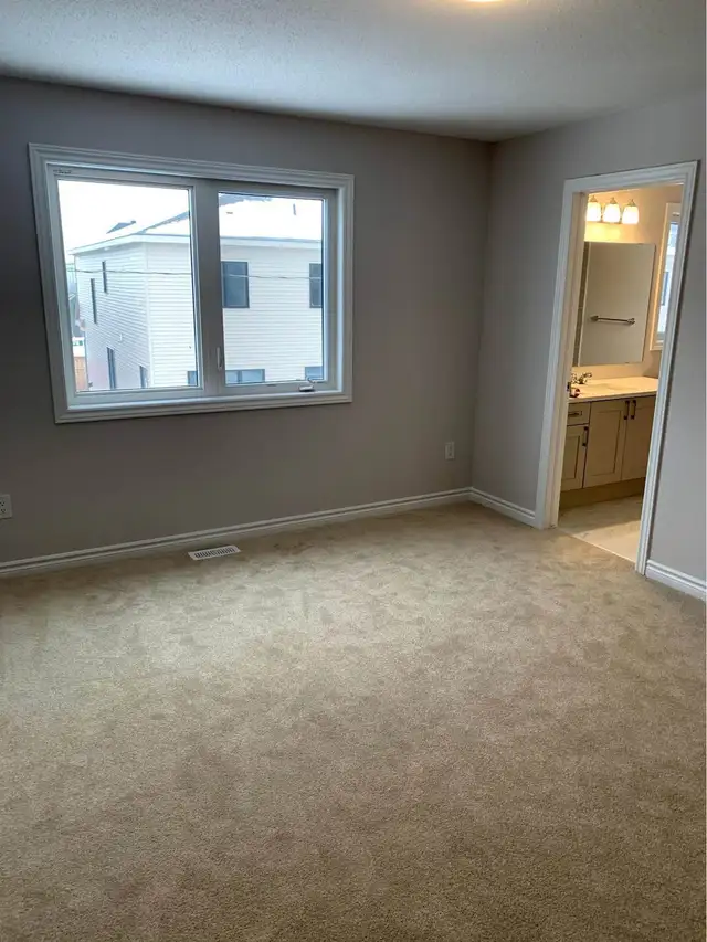 Mattamy Townhome for Rent in Half Moon Bay - Photo 8