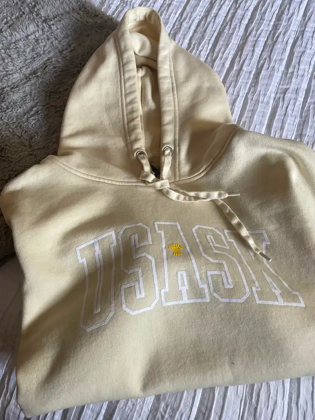 Casual lounge wear and U of S hoodie - Size LG - Photo 2