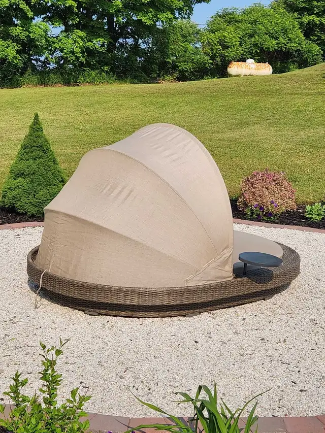 Wicker Rattan round retractable canopy Daybed - Photo 2