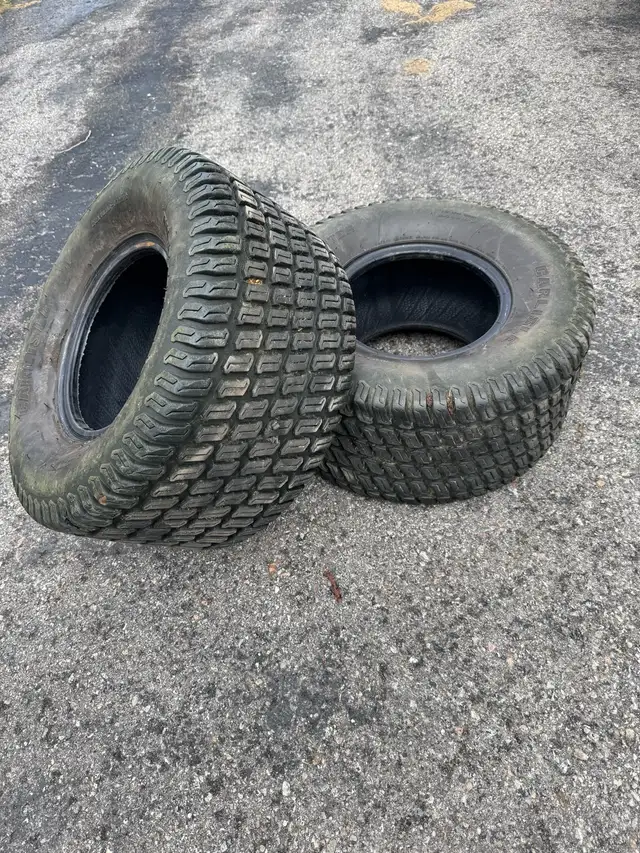 22x10.00-10 Turf Tires - Photo 2