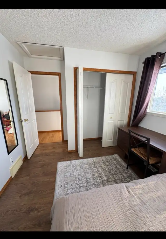 Moutain Views private room in Milrise SW - Photo 3
