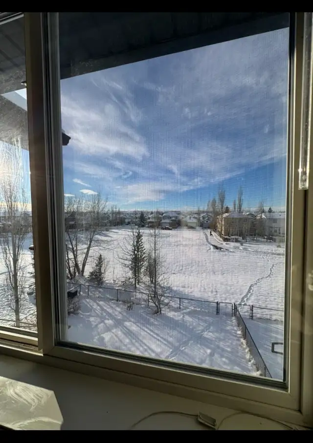 Moutain Views private room in Milrise SW - Photo 5
