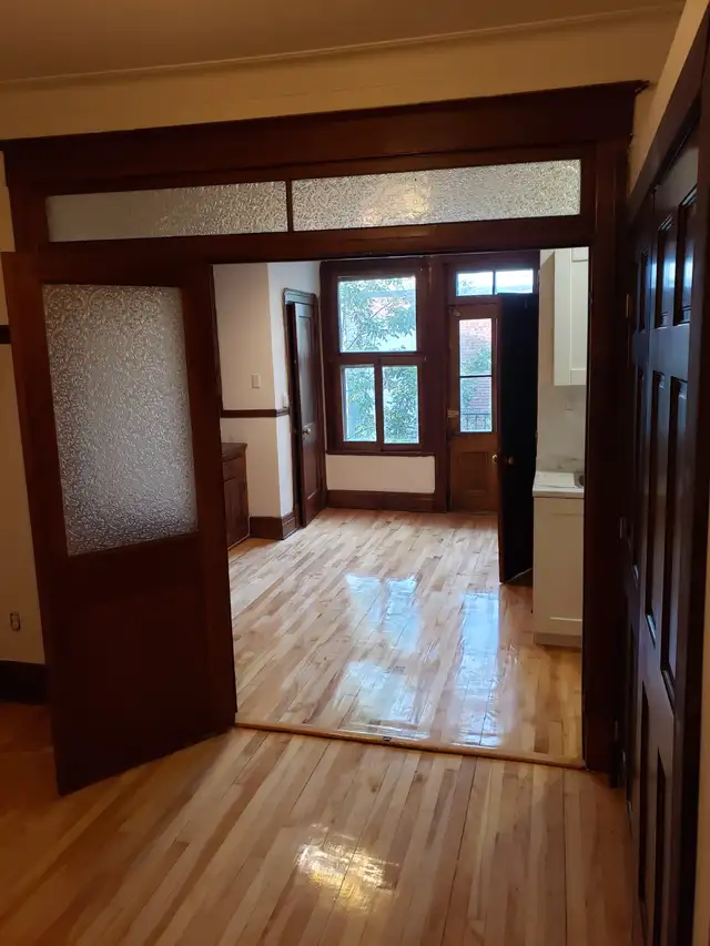 4 ½ avec cachet 1920 – Grand, lumineux au Plateau Mont-Royal - Photo 2