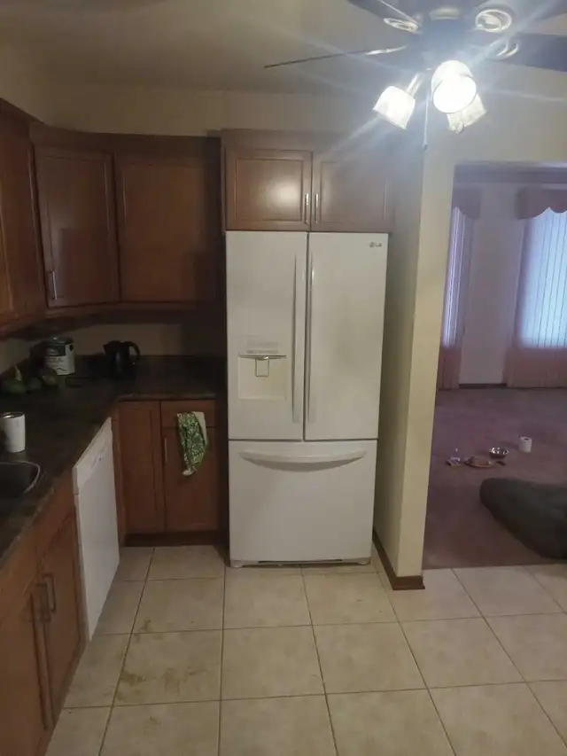 2 Private Rooms Available in South Windsor off Walker Road - Photo 3