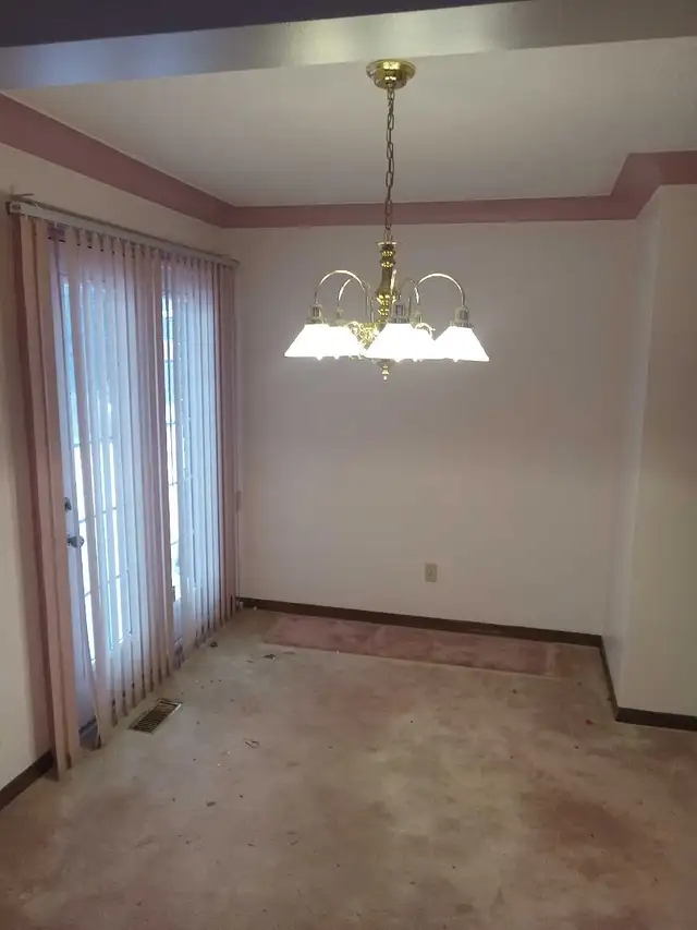 2 Private Rooms Available in South Windsor off Walker Road - Photo 4