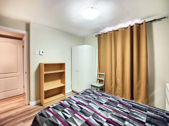 Chambre à louer / Room for rent /  m.St-Michel - Photo 3