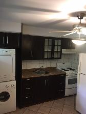 Lasalle: Beau 3 1/2 semi sous-sol,  4 électros,Juillet