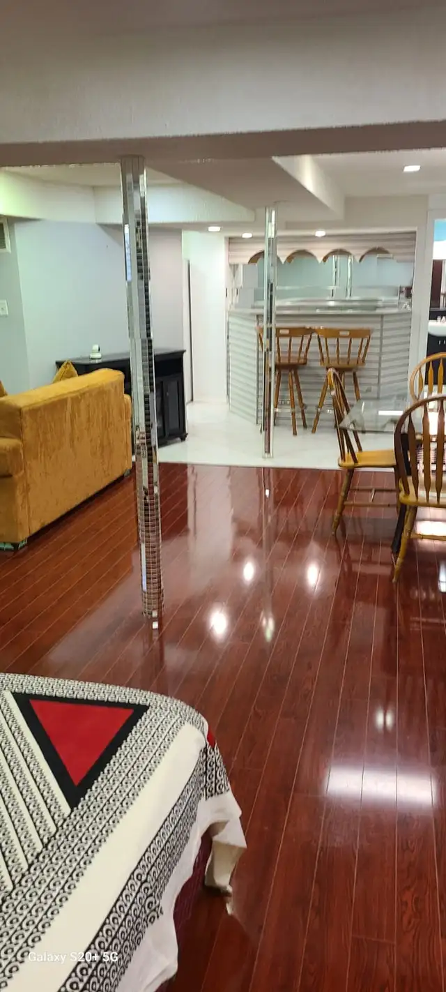 Open Concept Fully Furnished  Basement Apartment in Pickering - Photo 3
