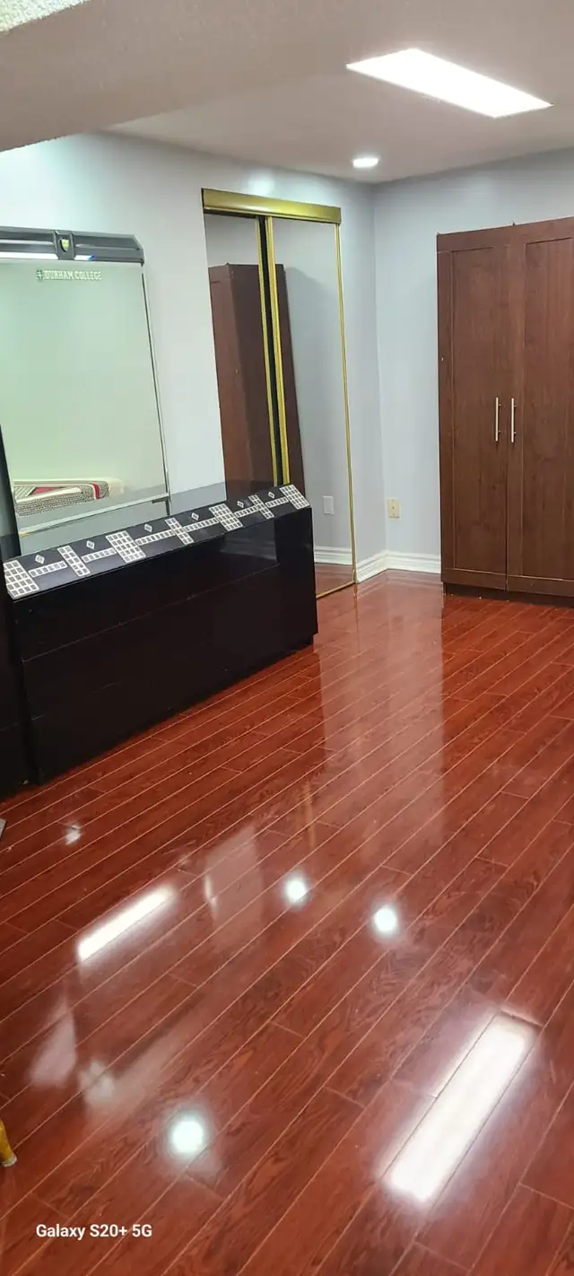Open Concept Fully Furnished  Basement Apartment in Pickering - Photo 5