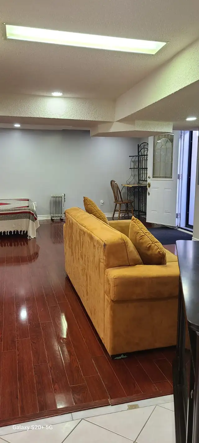 Open Concept Fully Furnished  Basement Apartment in Pickering - Photo 6