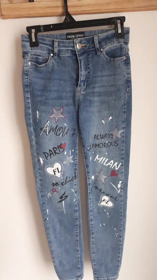Jeans de Frank Lyman Design Collection grandeur TP