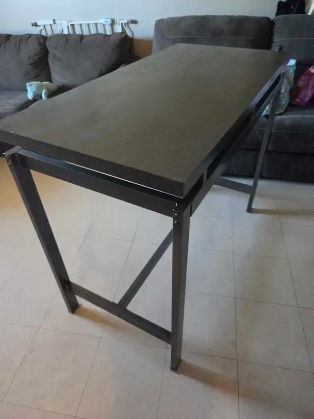 pub style table and stools - Photo 2