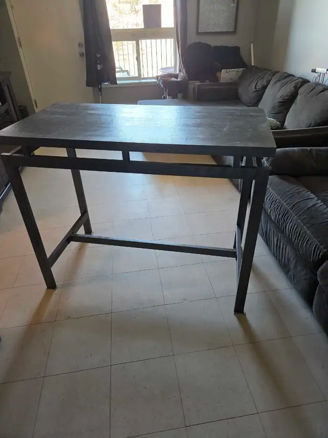 pub style table and stools - Photo 3