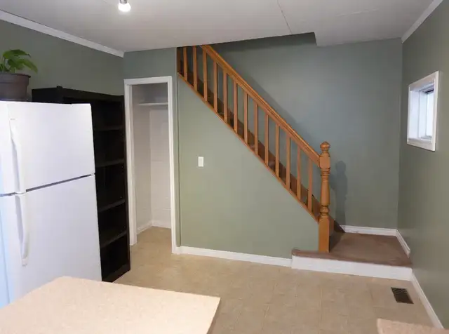 2 Bedroom - 1 Bathroom - Photo 5