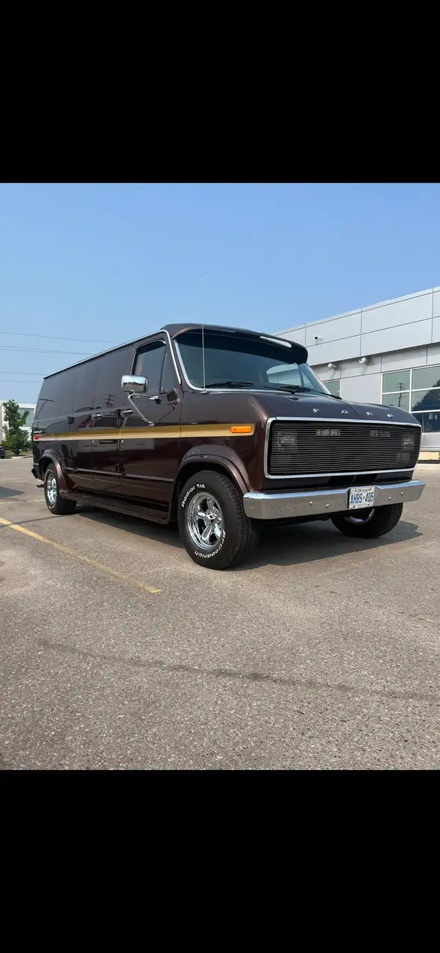 1980 Ford Econoline in excellent condition