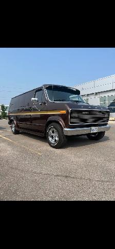 1980 Ford Econoline in excellent condition